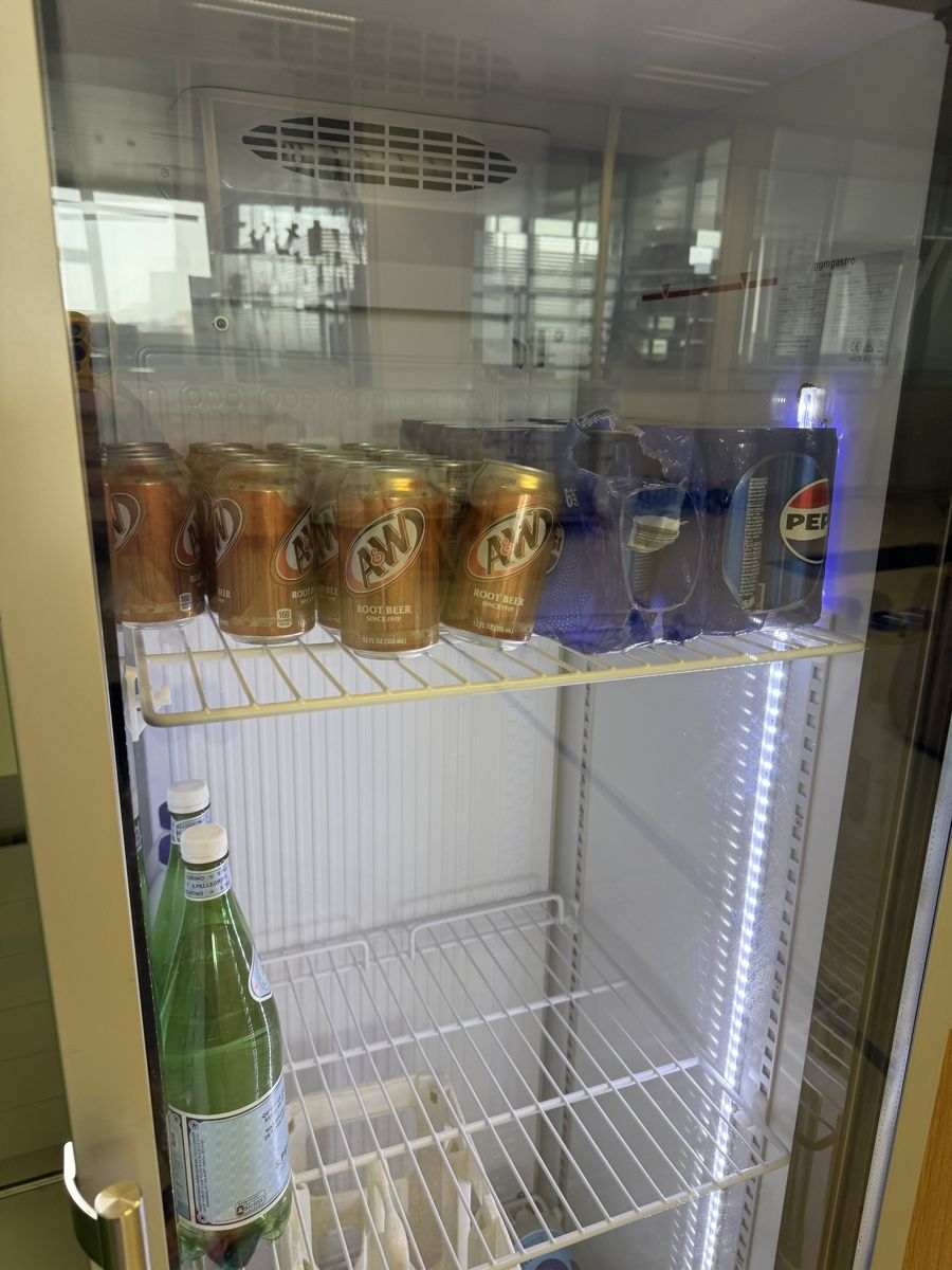Réfrigérateurs: Getränke Kühlschrank  – D'occasion à Zuchwil par Bluejay79 1