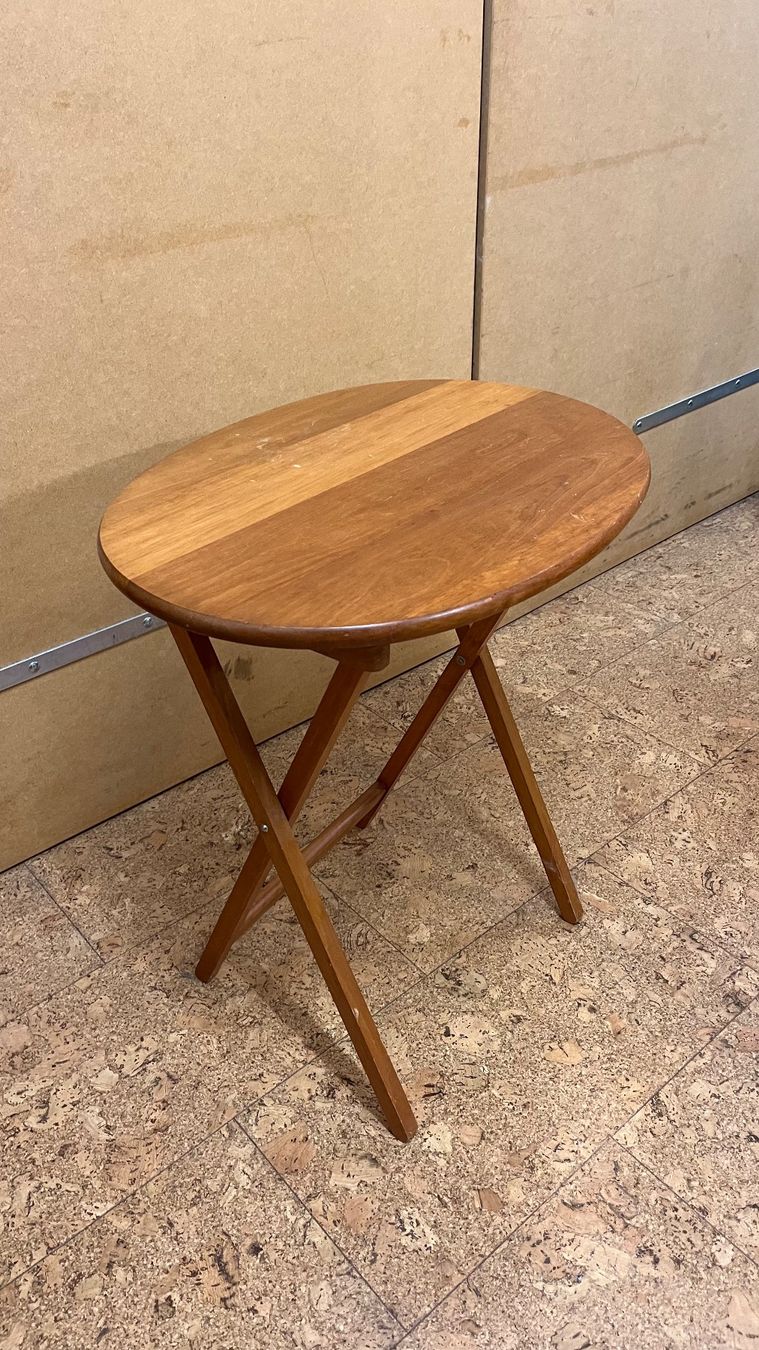 Tavoli: Table d’appoint pliante – Usato da Bevaix venduto da Yves2046