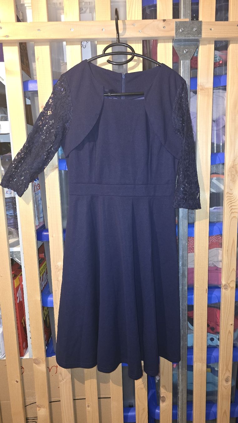 Vestiti: Diverses Robes taille 38/M – Usato da Düdingen venduto da Ayatola 1
