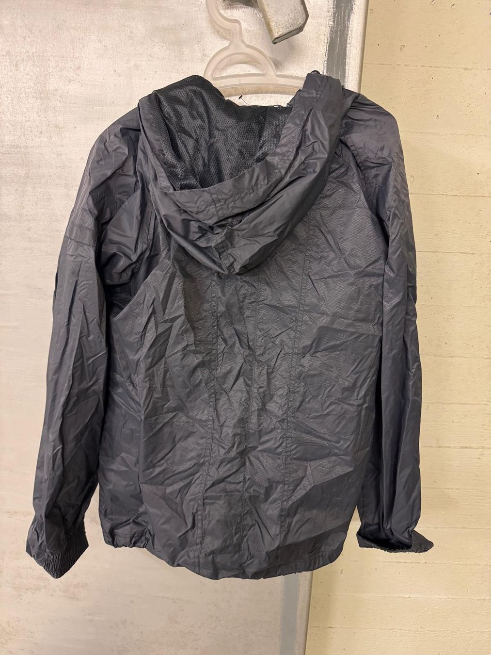 Giacche: Regenjacke, Grösse S, neuwertig – Usato da Schlieren venduto da Stadtammannamt_8952 1