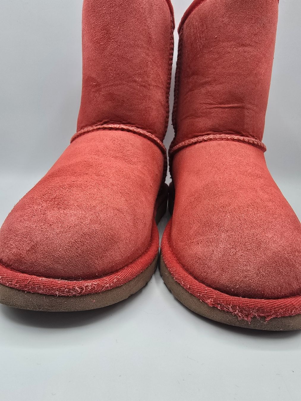 Ugg Schuhe für Mädchen: Mädchen Boot Stiefel UGG Classic Gr. 33 Lammfell Australia – Gebraucht aus Basel von mvv_bgf8 2