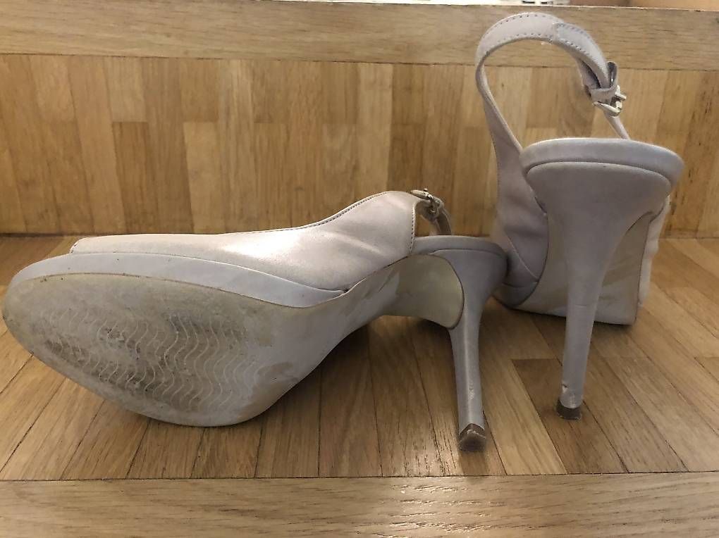 Scarpe da donna: Diverse Schuhe – Usato da Basel venduto da Sydney02 1