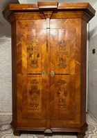 Luxuriöser signierter Barockschrank aus dem 18. Jahrhundert