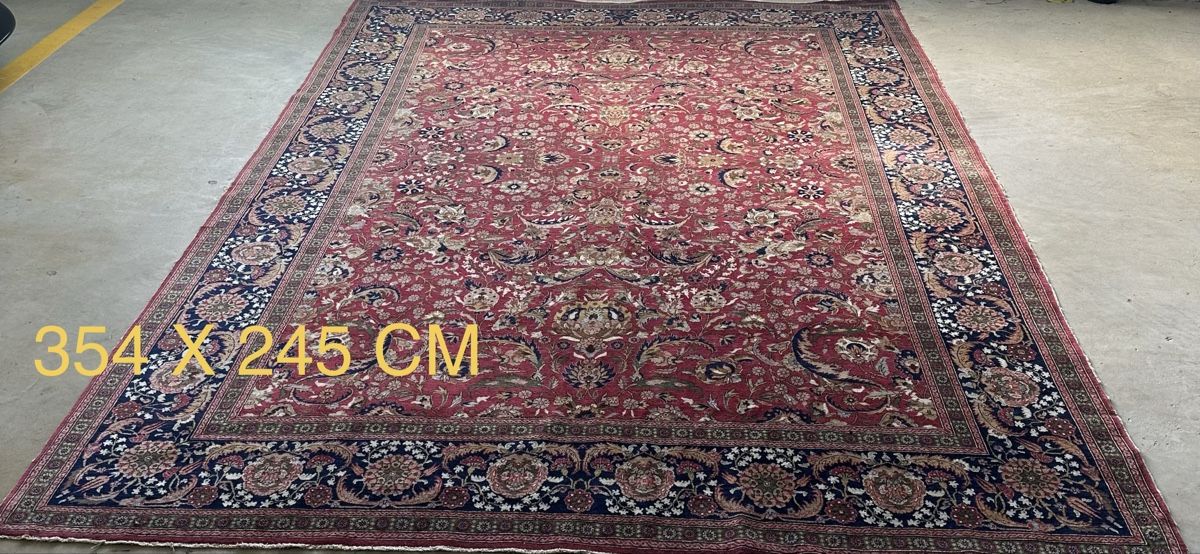 Tappeti: Tapis Hereke de Kayseri – Usato da Mont-sur-Rolle venduto da AntiqueFox