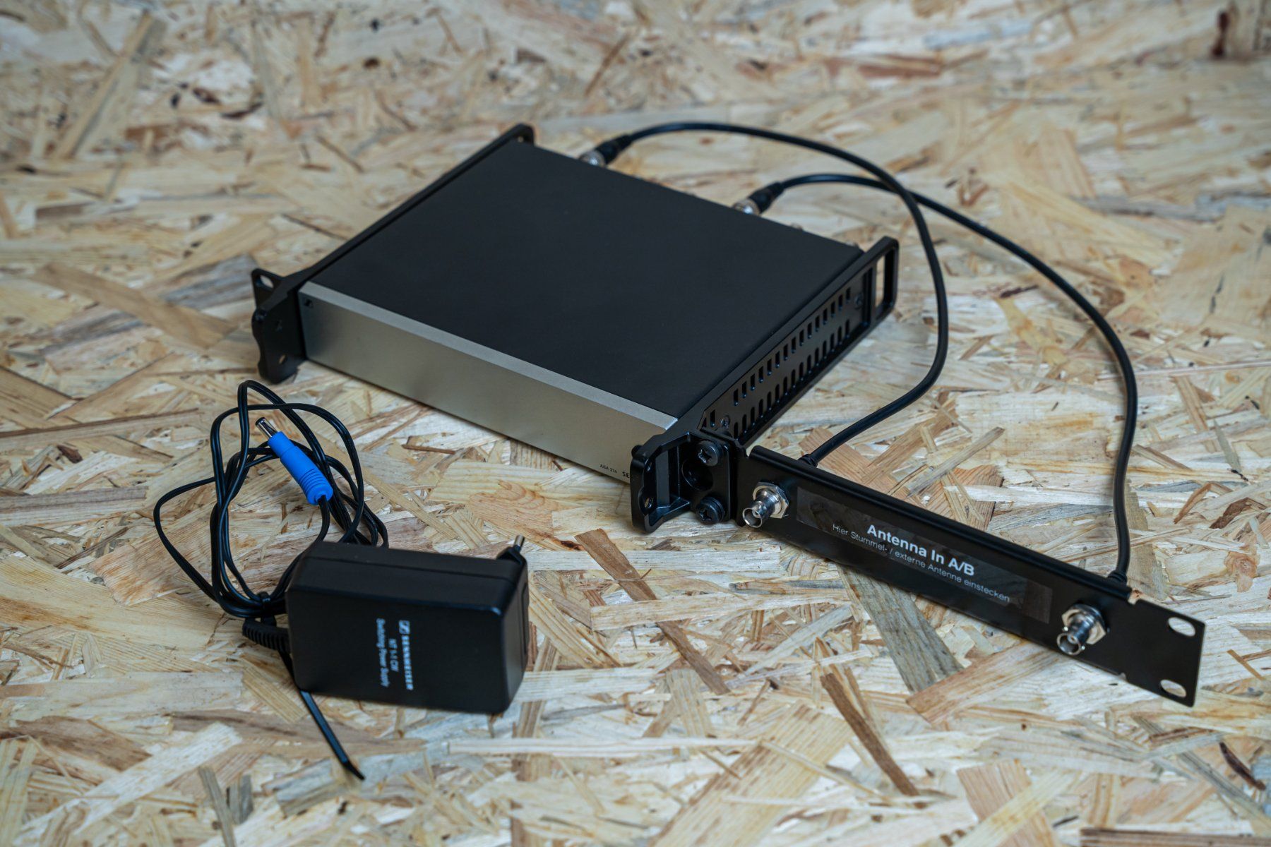 Sennheiser Mikrofone: Antennensplitter Sennheiser ASA 214-UHF – Gebraucht aus Buchs AG von