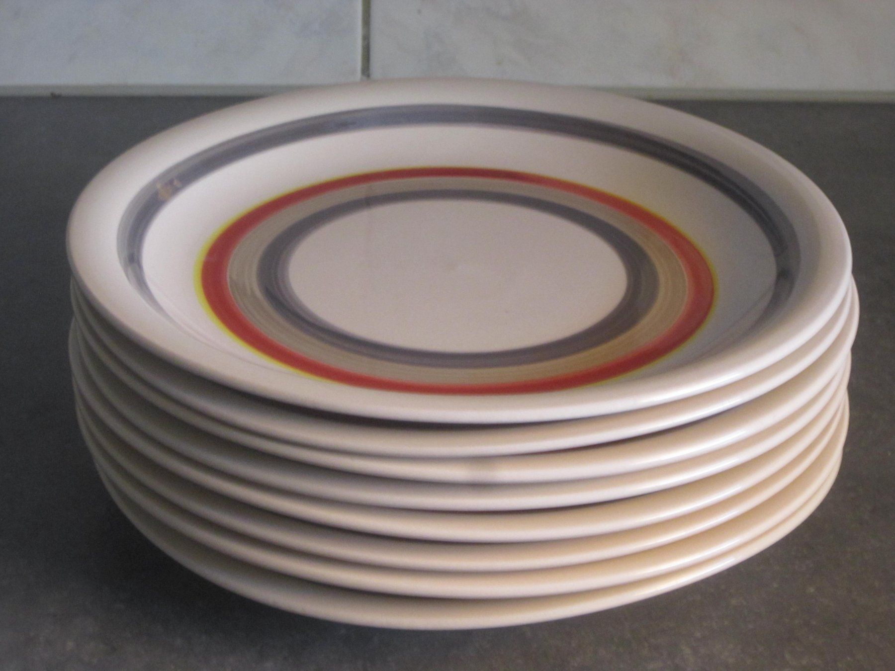 Assiettes: Assiettes – D'occasion à La Conversion par mignon47