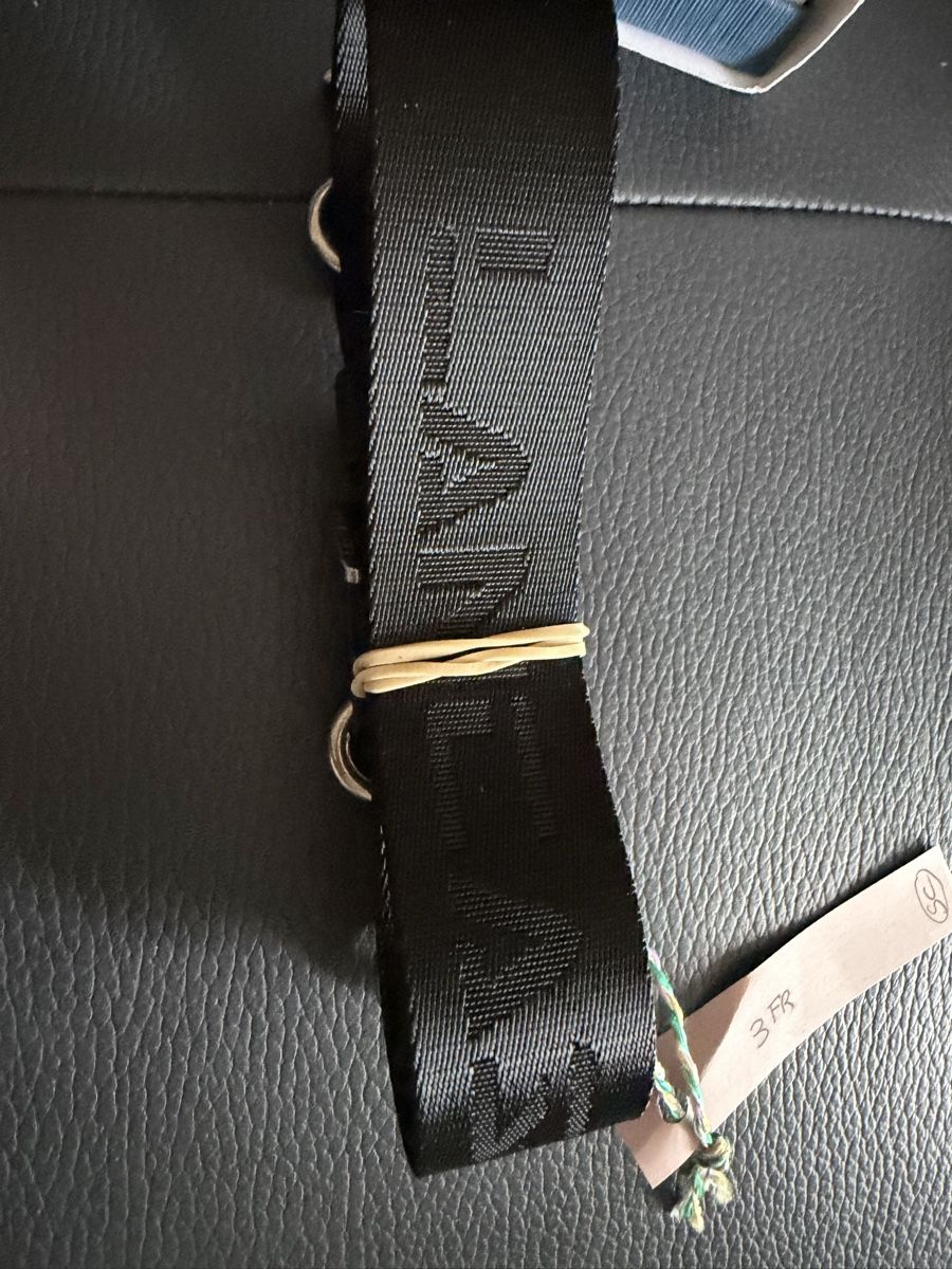 Altro in  Abbigliamento & Accessori: Deux sangles neuves pour sac ou banane  – Nuovo e nell'imballaggio originale da Dombresson venduto da feline_ne