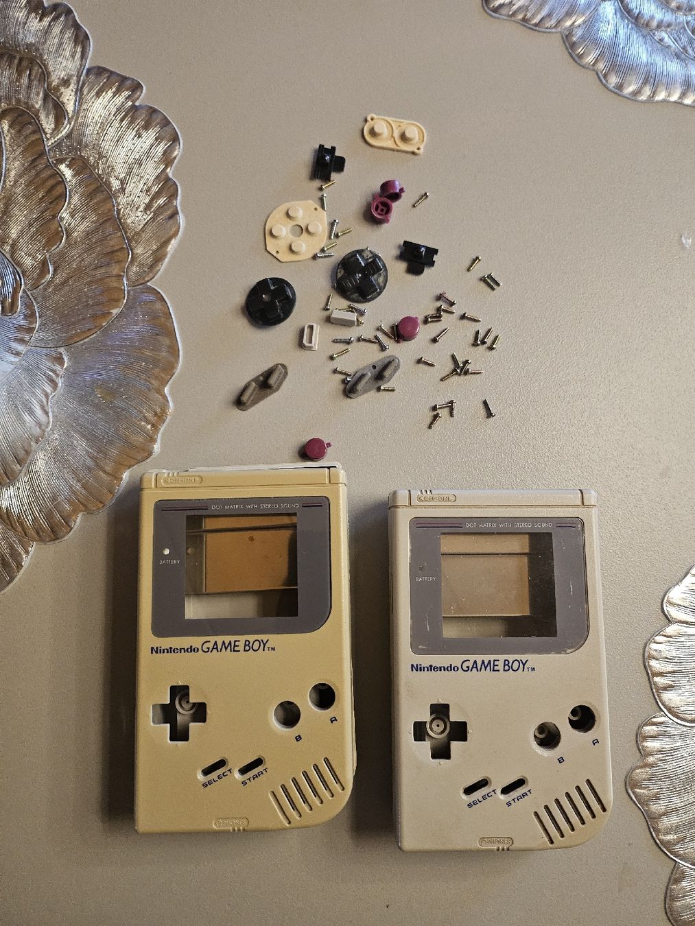 Nintendo Console: 2x Nintendo Game Boy DMG-01 Ersatzteile – Difettoso da St. Gallen venduto da Cocos_Ricardo