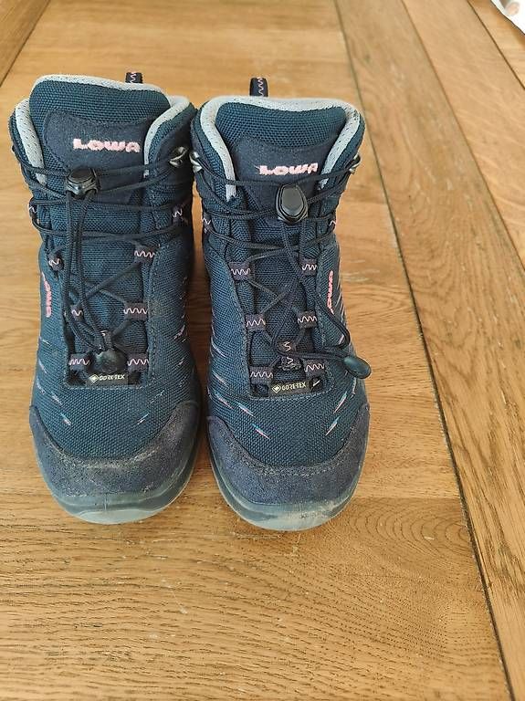 Lowa Schuhe für Mädchen: Wanderschuhe LOWA Grösse 33 – Gebraucht aus Wabern von mw003