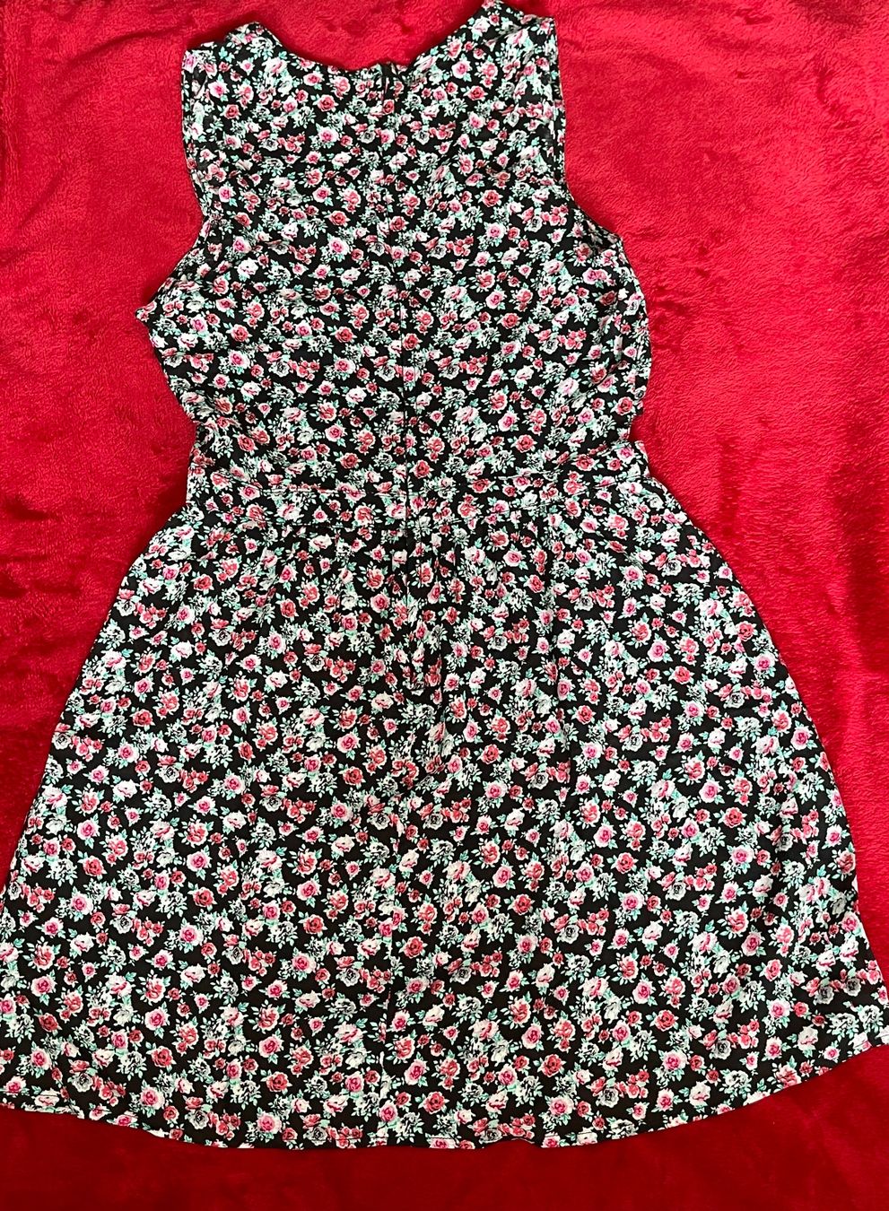 H&M Vestiti: Kleid mit Cut-outs – Nuovo (secondo la descrizione) da Basel venduto da 1moonstar 1