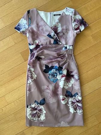 Swing Kleid mit Blumenmuster, ideal für den Sommer! GR. M