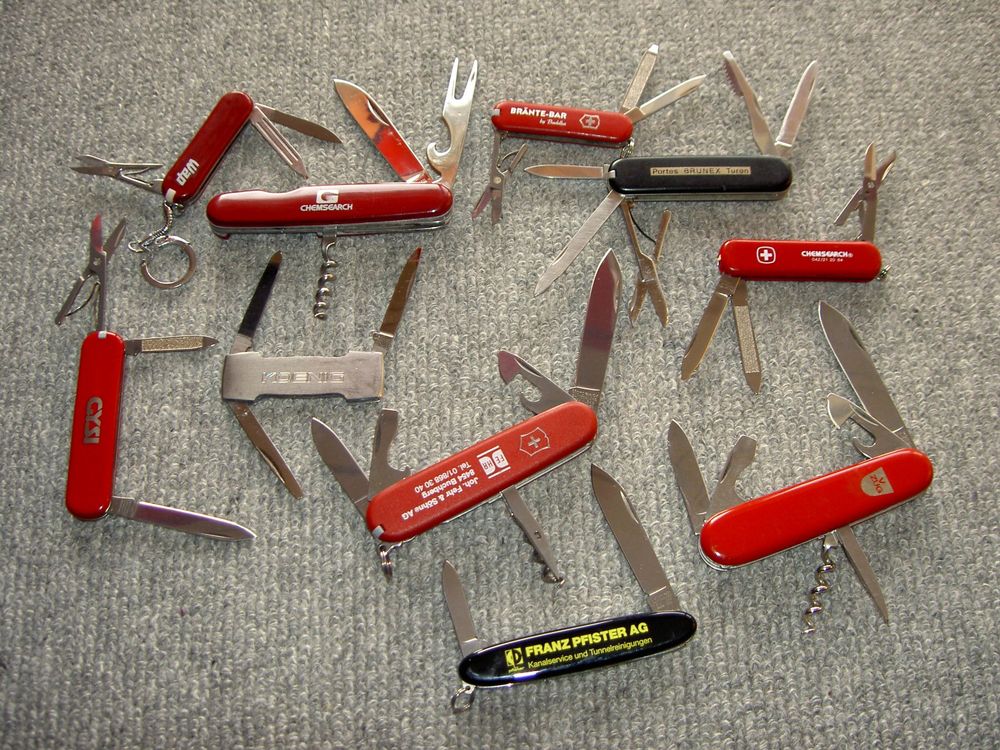 10 Sackmesser 6 x VICTORINOX--1 x WENGER--3 x ev. Solingen? (Gebraucht ...