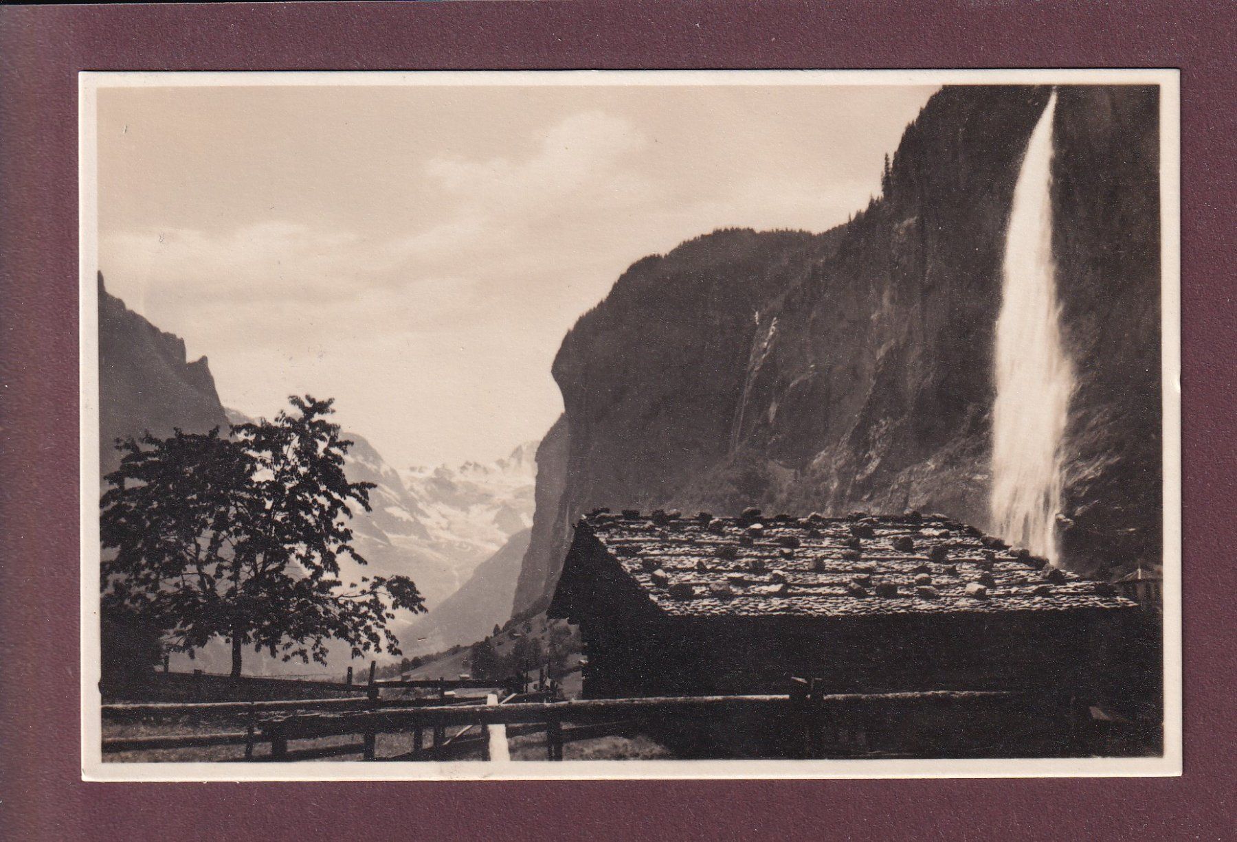 Cartes postales: LAUTERBRUNNEN - Staubbach - 1933 – D'occasion à Pully par nicecards