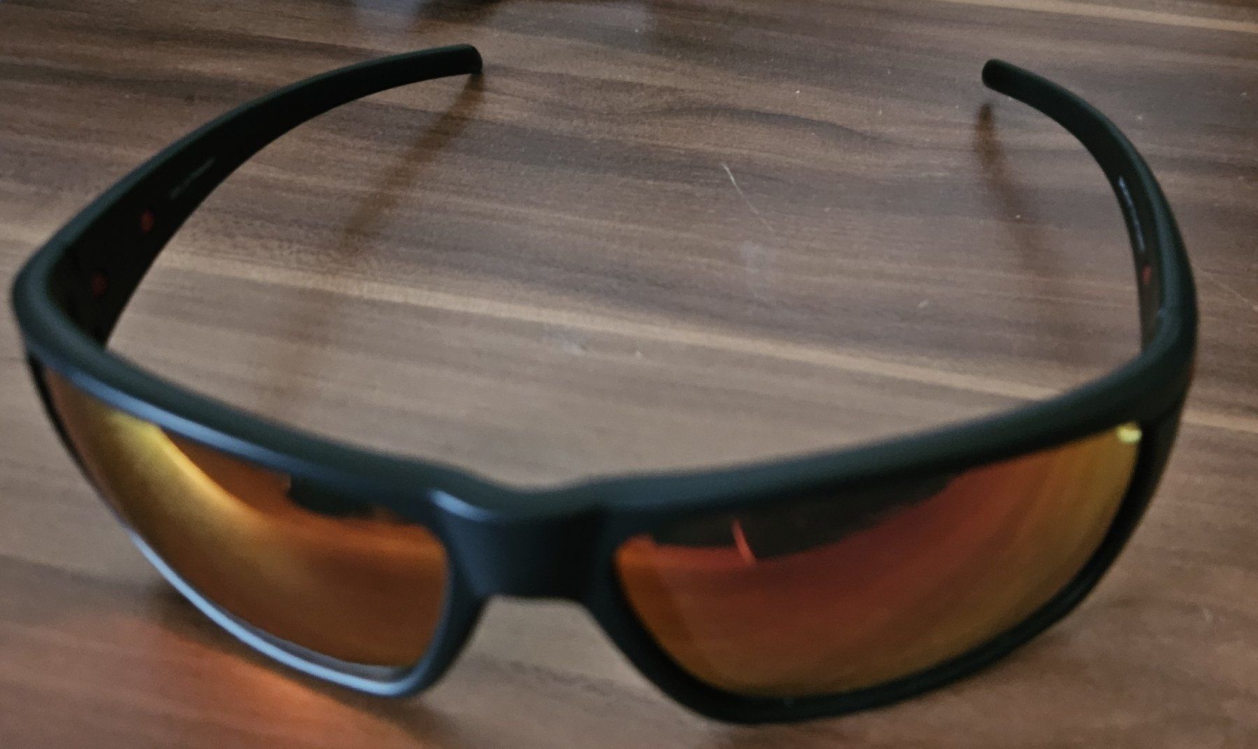 Lunettes & Verres: Sonnenbrille schwarz rot verspiegelt – Neuf (Voir description) à Muttenz par Gepard23 1