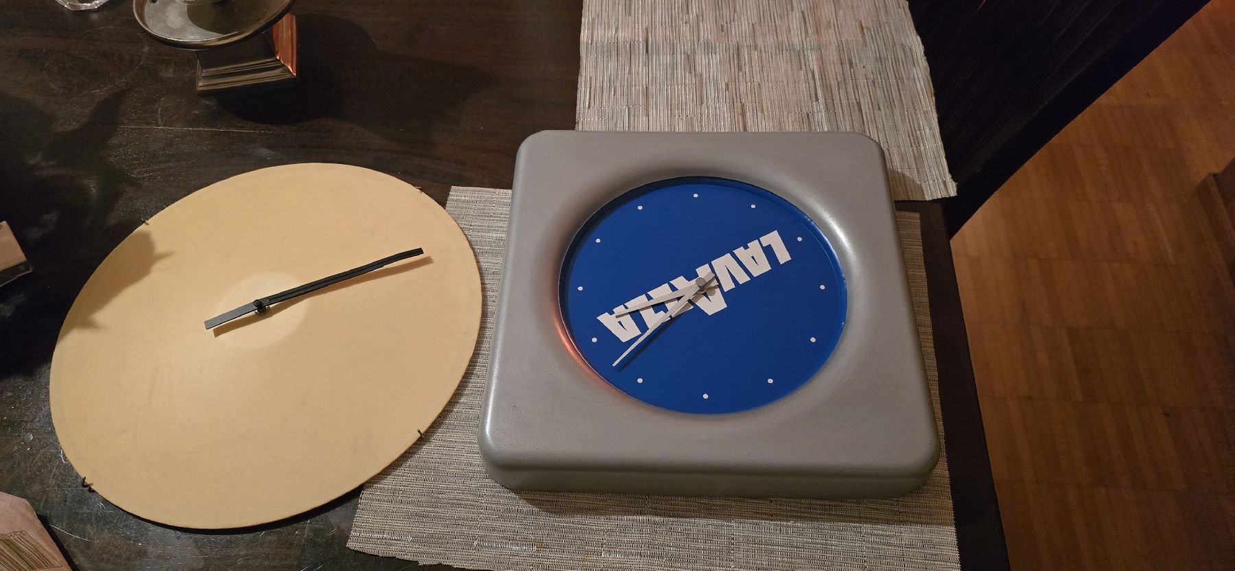 Orologi: Wanduhren Lavanza & Designum 2 Stk. – Difettoso da Basel venduto da Jcva 1