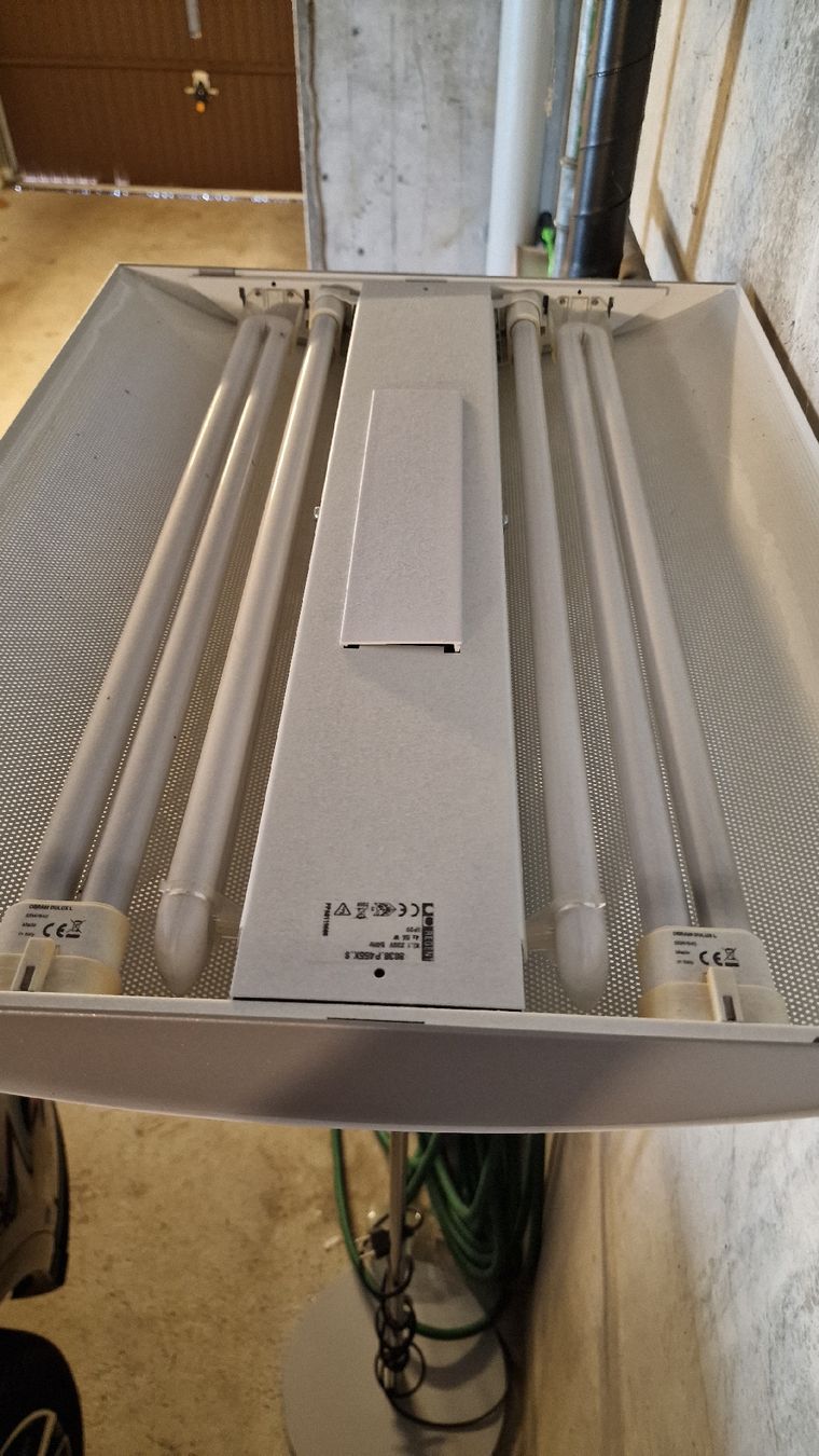 Regent Lampade: Regent Sunset Büro-Stehleuchte | 4x 55W Mit Bewegungssensor – Usato da Dättlikon venduto da Richard 9