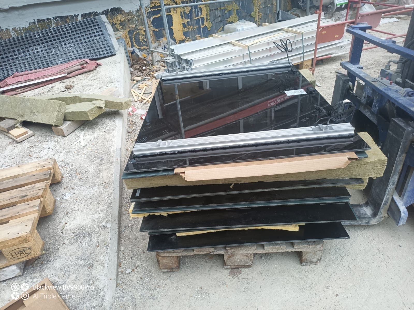 Dispositivi a energia solare: Synage Solar Building Skin Module 155 Wp/sqm, VERDE MARAZZI – Nuovo e nell'imballaggio originale da Biel/Bienne venduto da Husseinsheikho 2