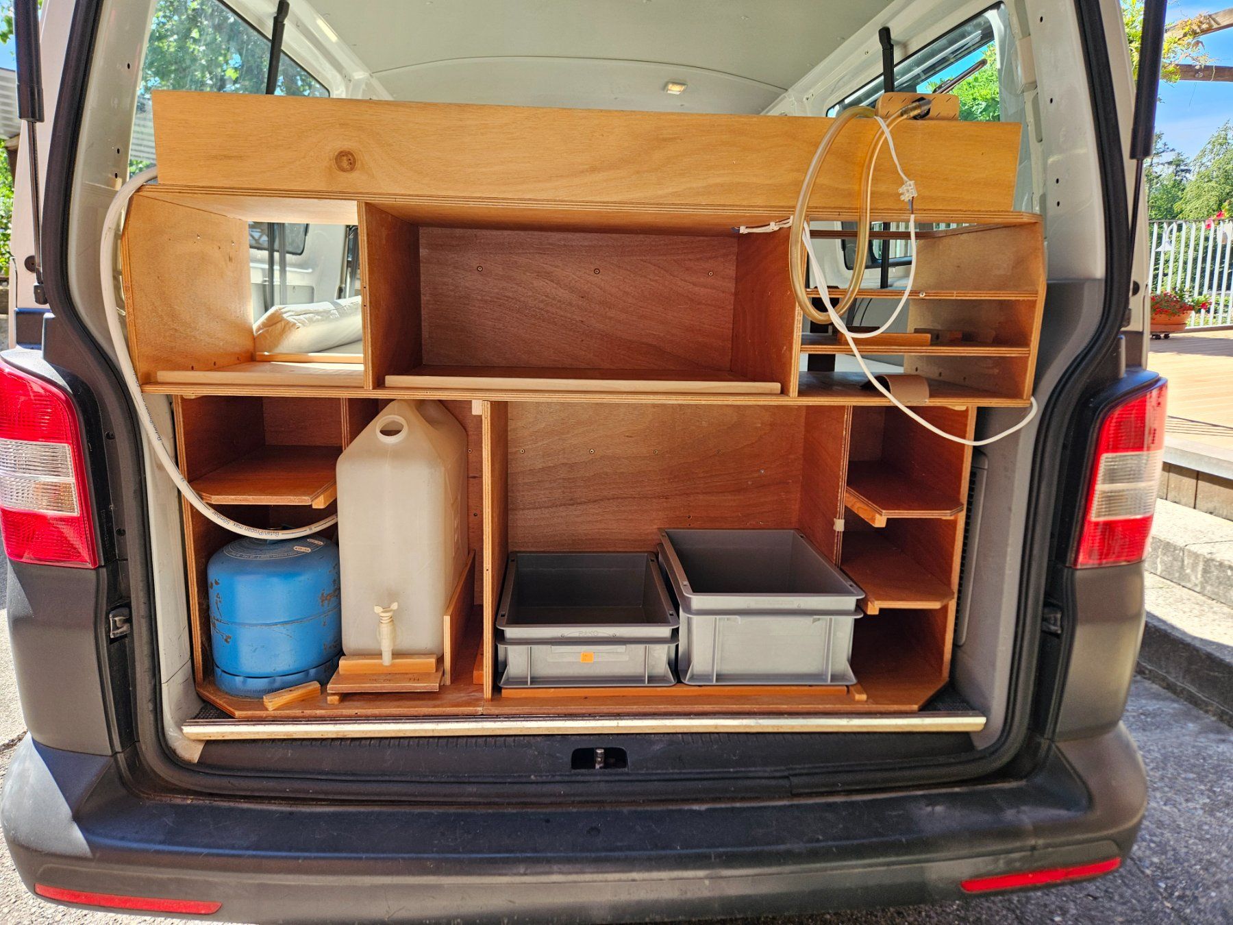 Mobilhome: Wohnmobil Einbau VW T5 langer Radstand – Gebraucht aus Greifensee von Bizzen 4