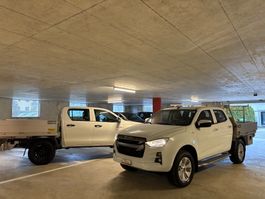 ISUZU D-MAX MIT ALUBRÜCKE 1.9 CrewCab N60BB / ALUAUFBAU