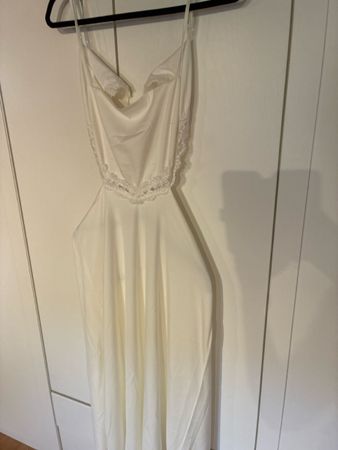 Sommerkleid weiss mit Spitze Cutout Design Grösse S neu