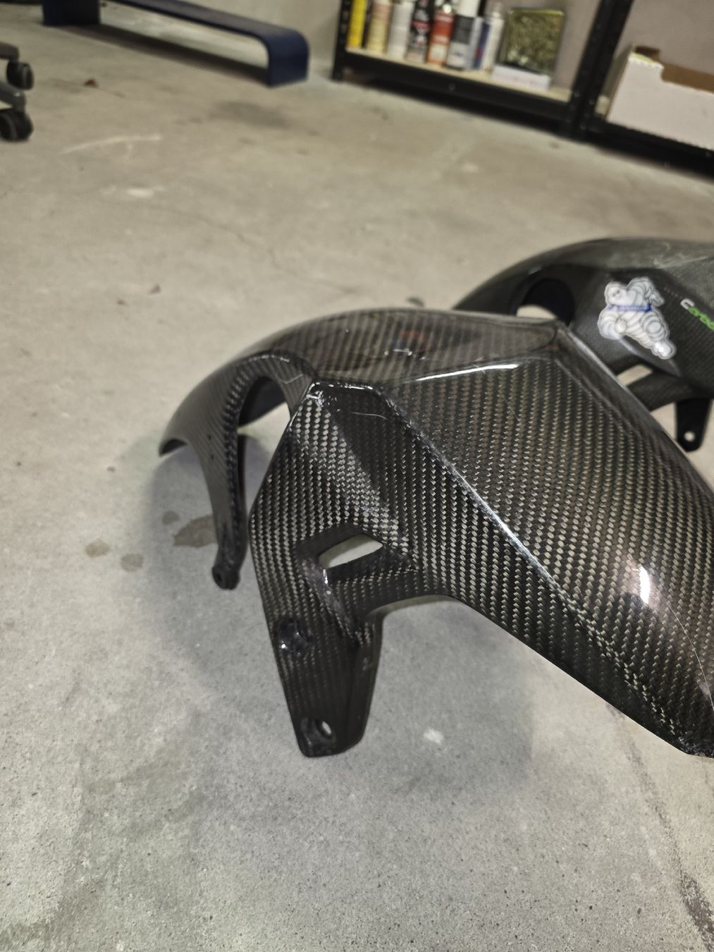 Suzuki Tutti i ricambio per moto: Garde bou carbone GSR 750 – Usato da Fribourg venduto da dccis.ch 5