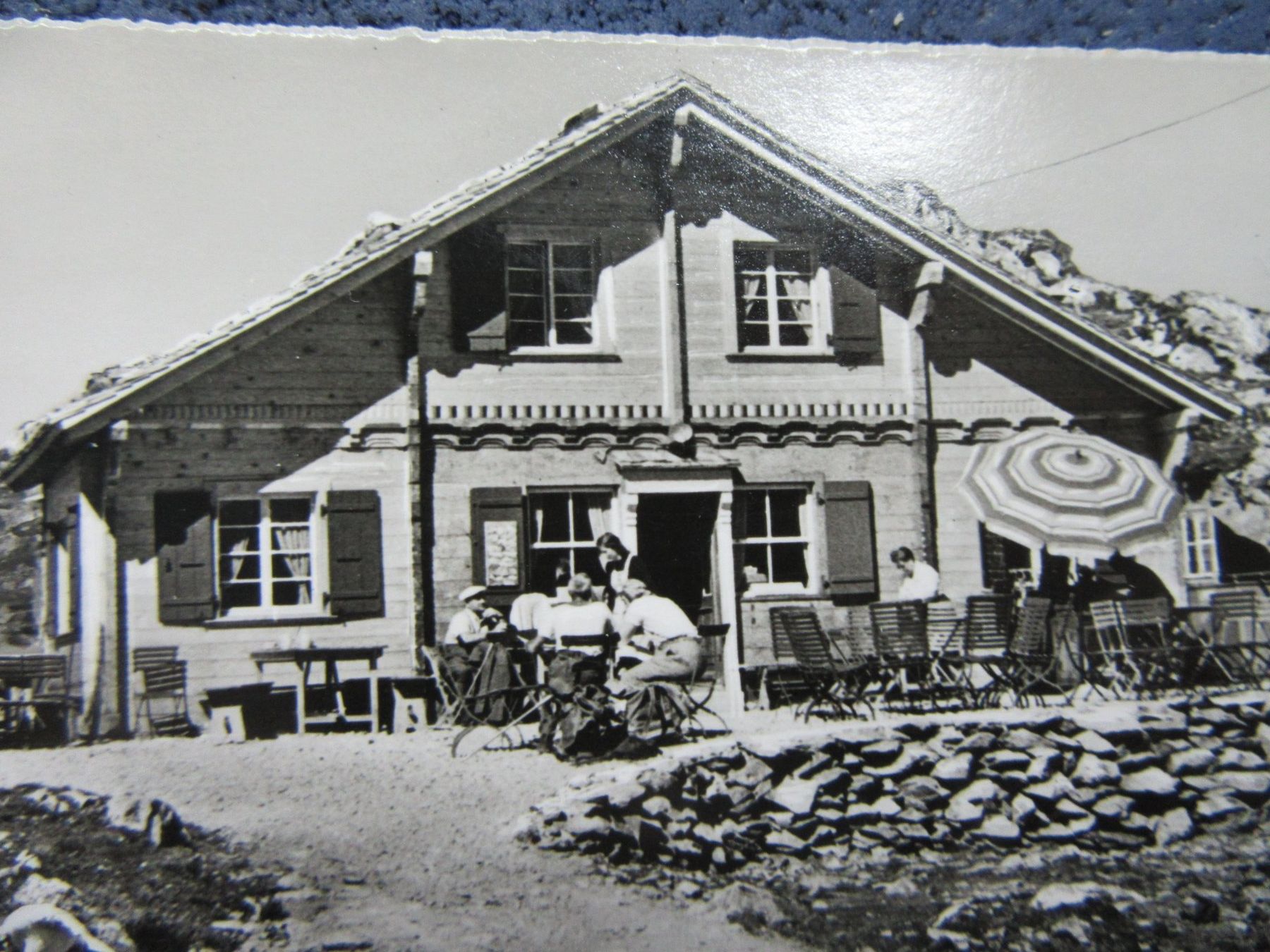 Cartoline postali: SUSTENPASS-HÖHE RESTAURANT BELEBT 1947 – Usato da Ettingen venduto da Hausi4711 1
