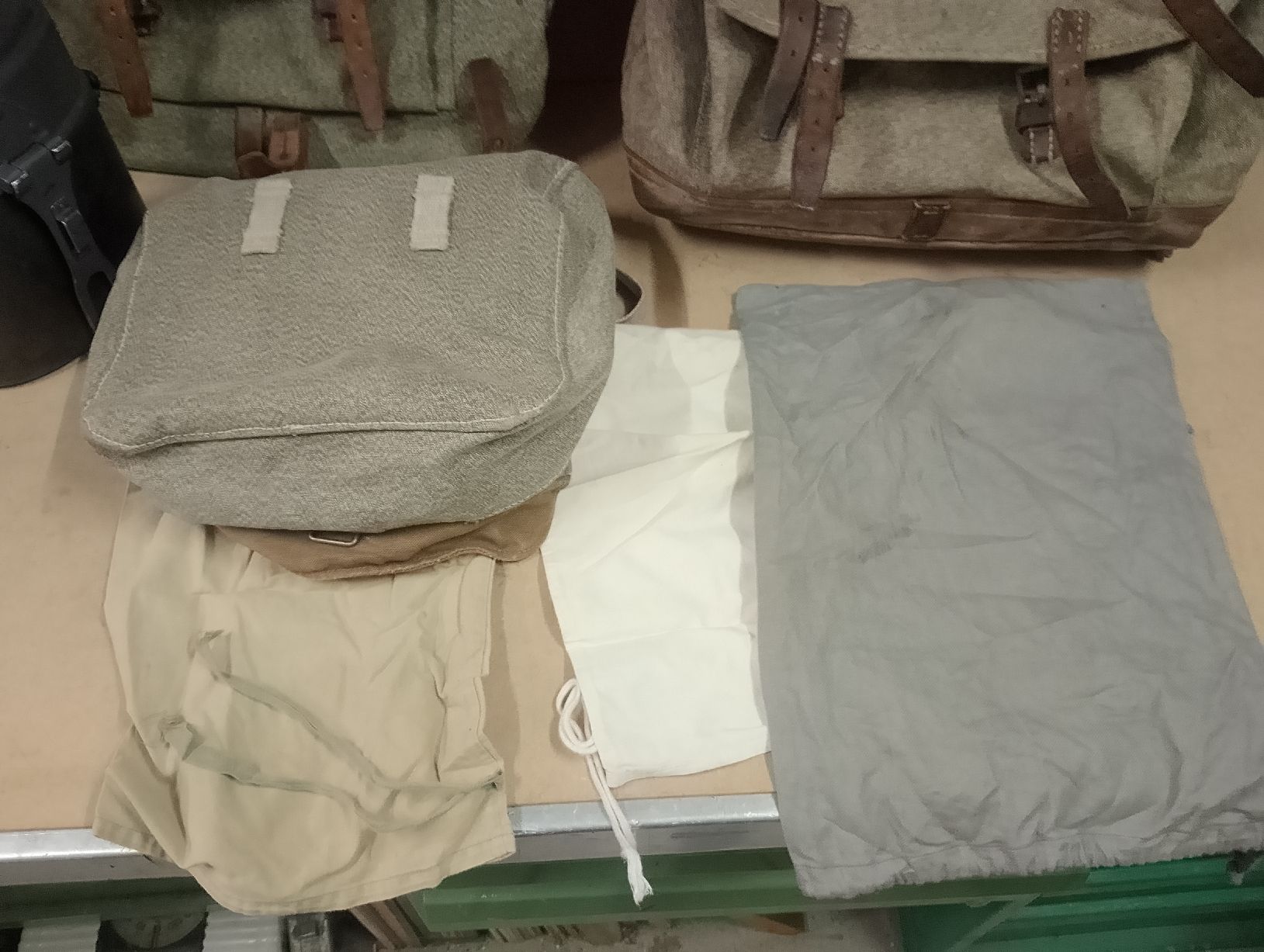 Schweizer Armee Uniformi: Rucksack, F-Sack, Brotsack, usw Schweizer Armee – Usato da Safenwil venduto da dodgewc12 1