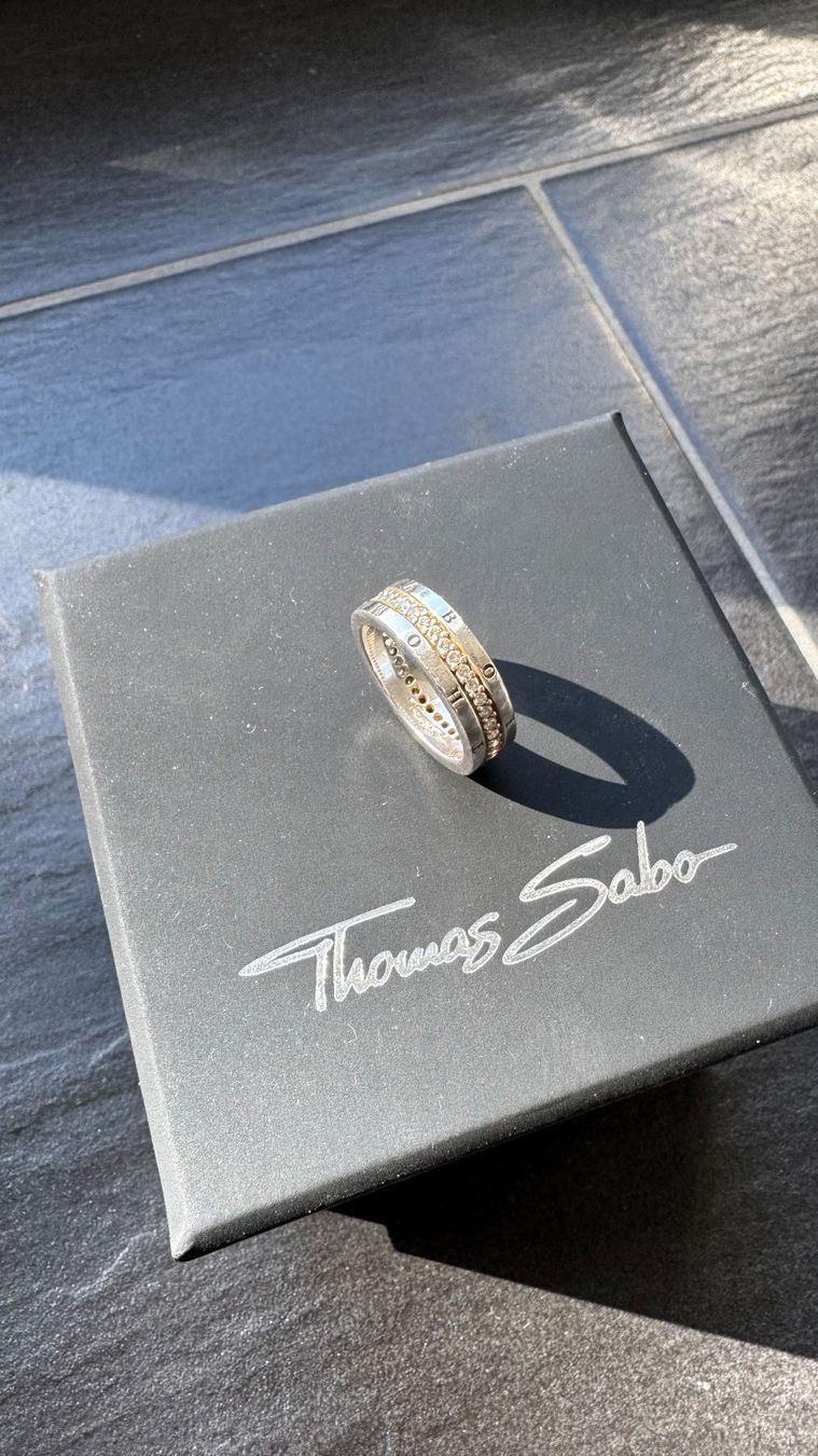 Thomas Sabo Anelli: Thomas Sabo Ring mit weissen Steinen – Usato da Seuzach venduto da oli_2l2l 2