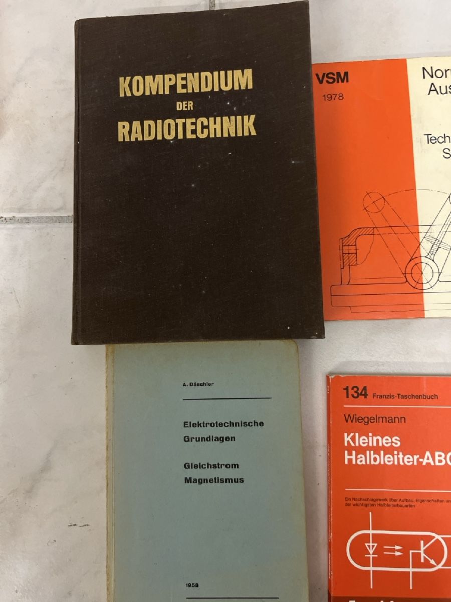 Libri: 6 Elektronikfachbücher – Usato da Steffisburg venduto da gfell2 1