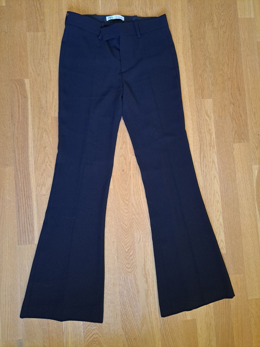 Zara Pantaloni: Zara-Hose Gr. S – Usato da Oetwil am See venduto da Kuechenzeit