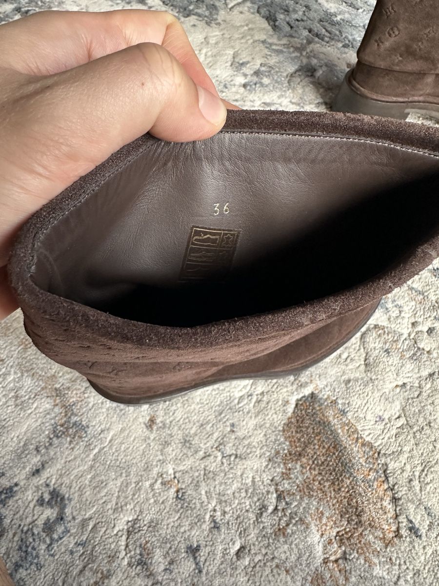 Louis Vuitton Damenschuhe: Louis Vuitton Brown Suede Monogram Boots - Size 36 – Gebraucht aus Spreitenbach von Wa-C789 2