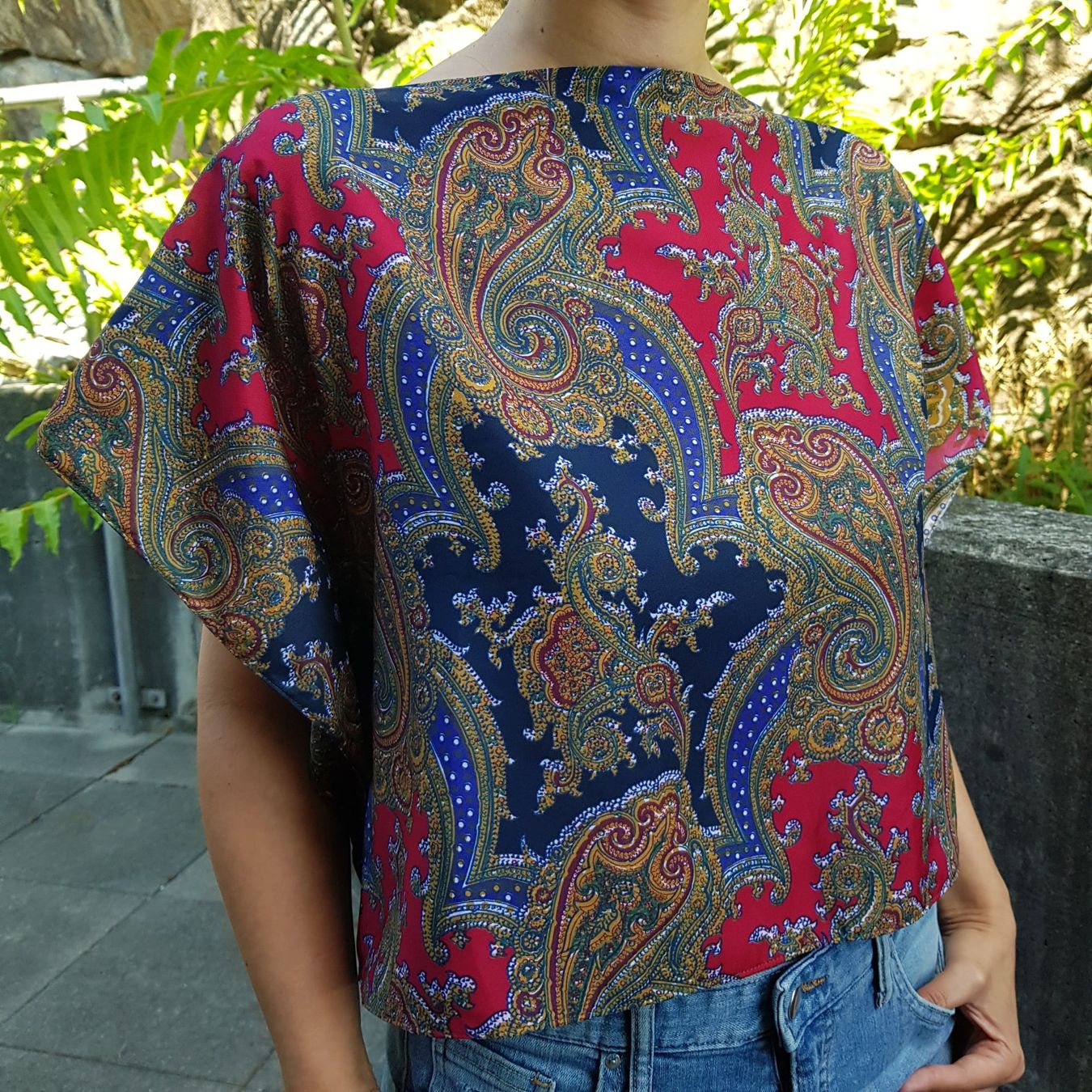 Top: Handmade Upcycling Crop Top – Usato da Monte Carasso venduto da arn_dime
