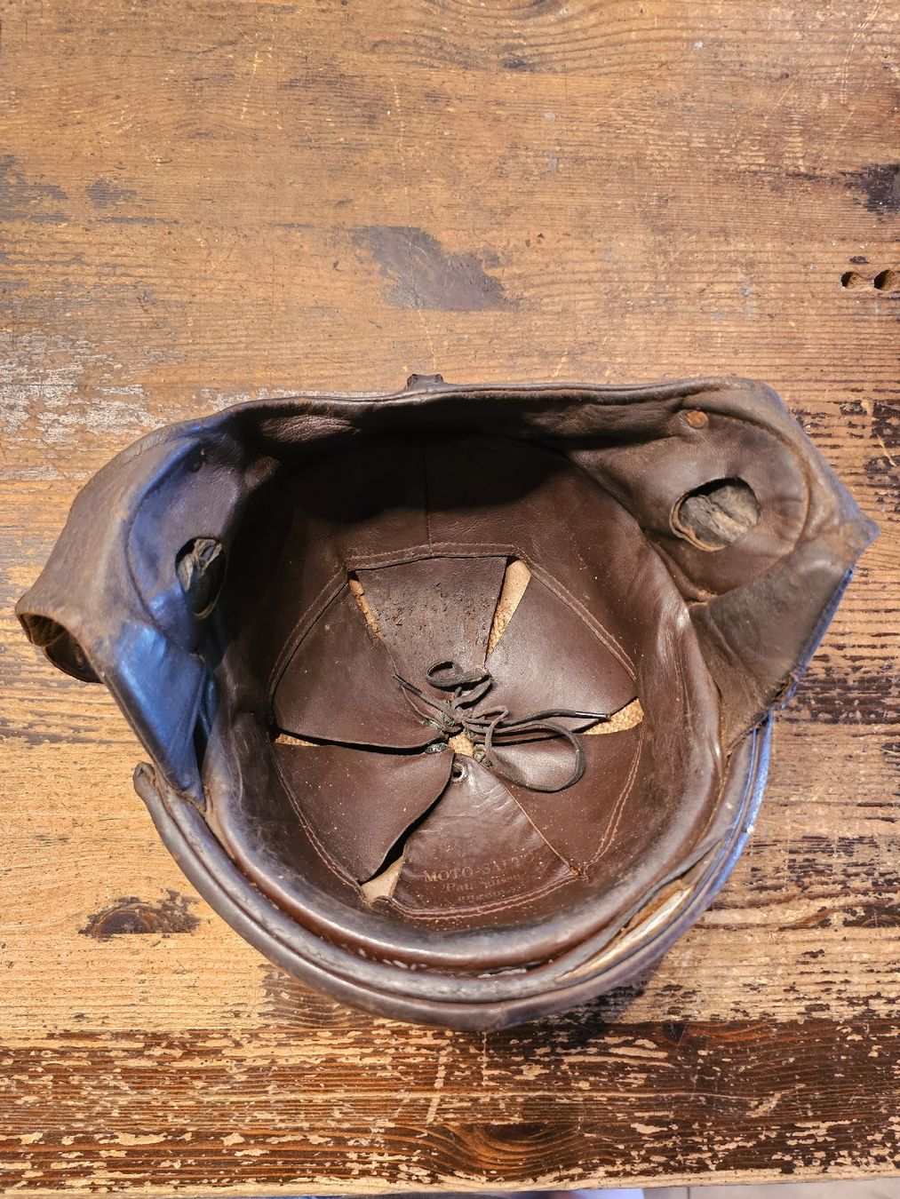 Vêtements & accessoires anciens: Oldtimer Motorradhelm von Oma – D'occasion à Meisterschwanden par Hummer21 4