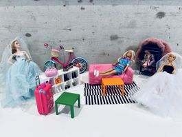 Barbie Set, Cabriolet und Wohnzimmer, Kleider