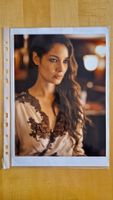 Bérénice Marlohe (James Bond), Original Autogramm auf Foto