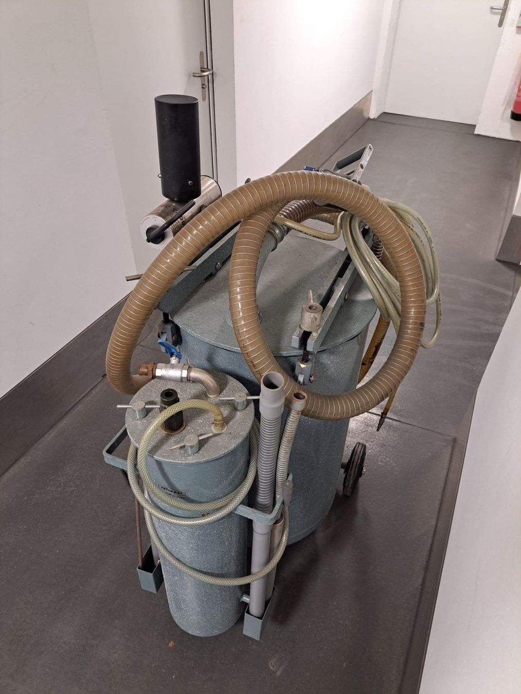 Tutte le macchine: Sofraper Flüssigkeitssauger/-pumpe (luftbetrieben) – Usato da Bronschhofen venduto da Eschler-Fahrzeugbau