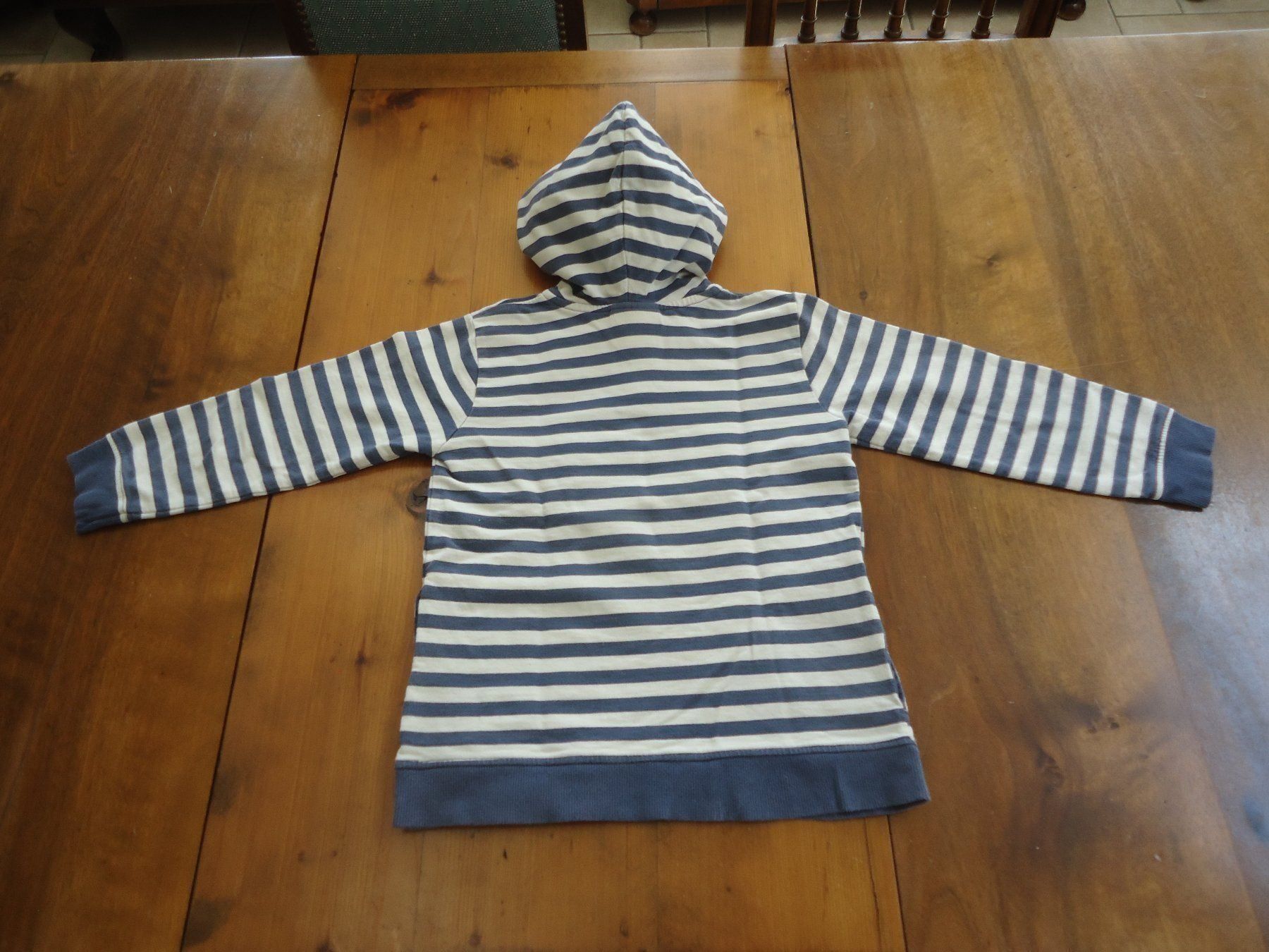 C&A Maglioni & Felpe: Pull à capuche garçon C&A-110/116-6 ans – Usato da Vessy venduto da mafabe 2