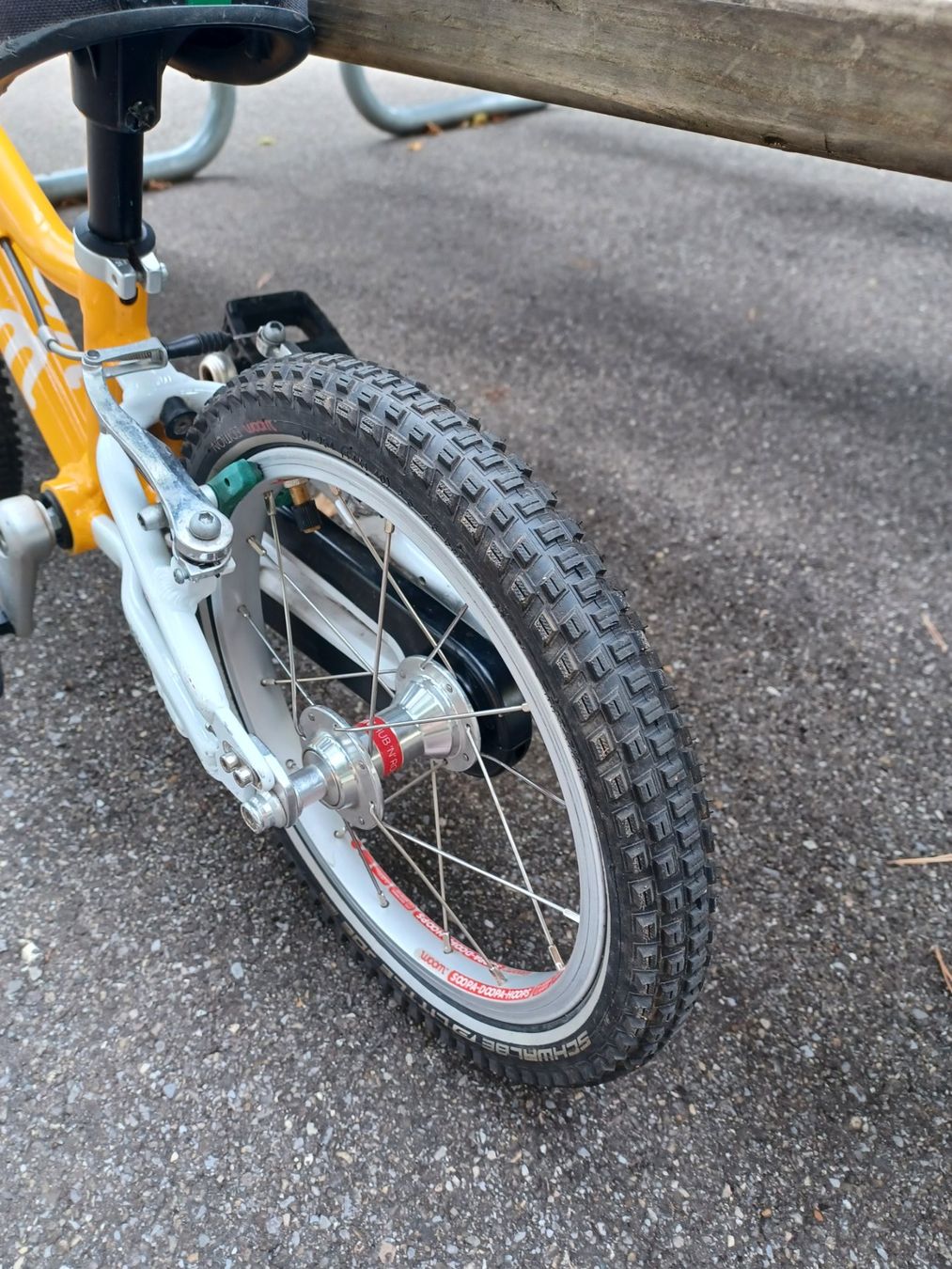 Woom Vélos: Woom 2 Kindervelo 14'' gelb – D'occasion à Wetzikon ZH par Roevardottir 5