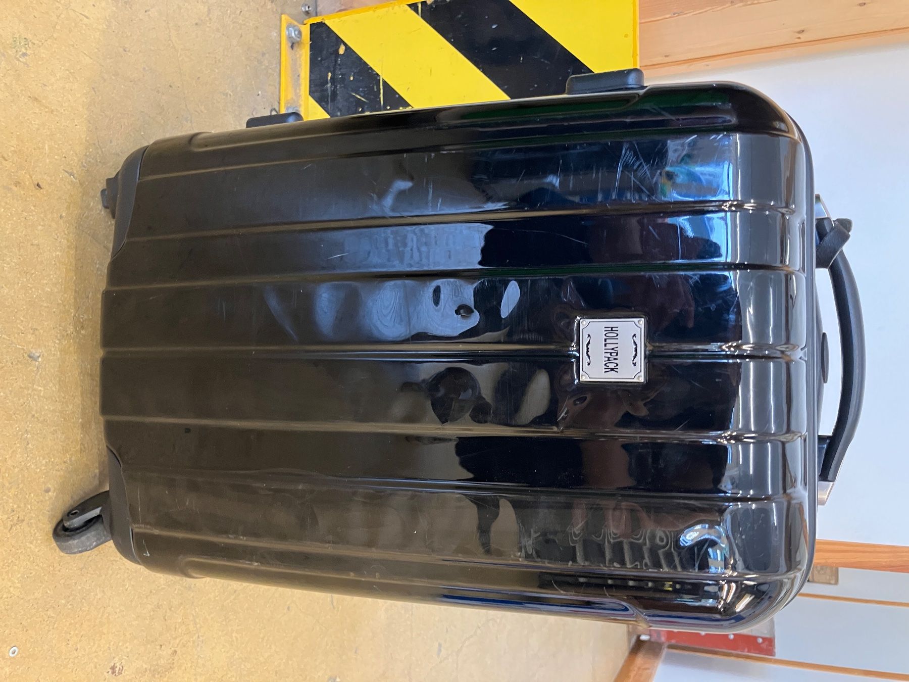 Sonstiges zu Aviatik: Schwarzer Trolley Gepäckkoffer – Gebraucht aus Dübendorf von sdbu-frappant
