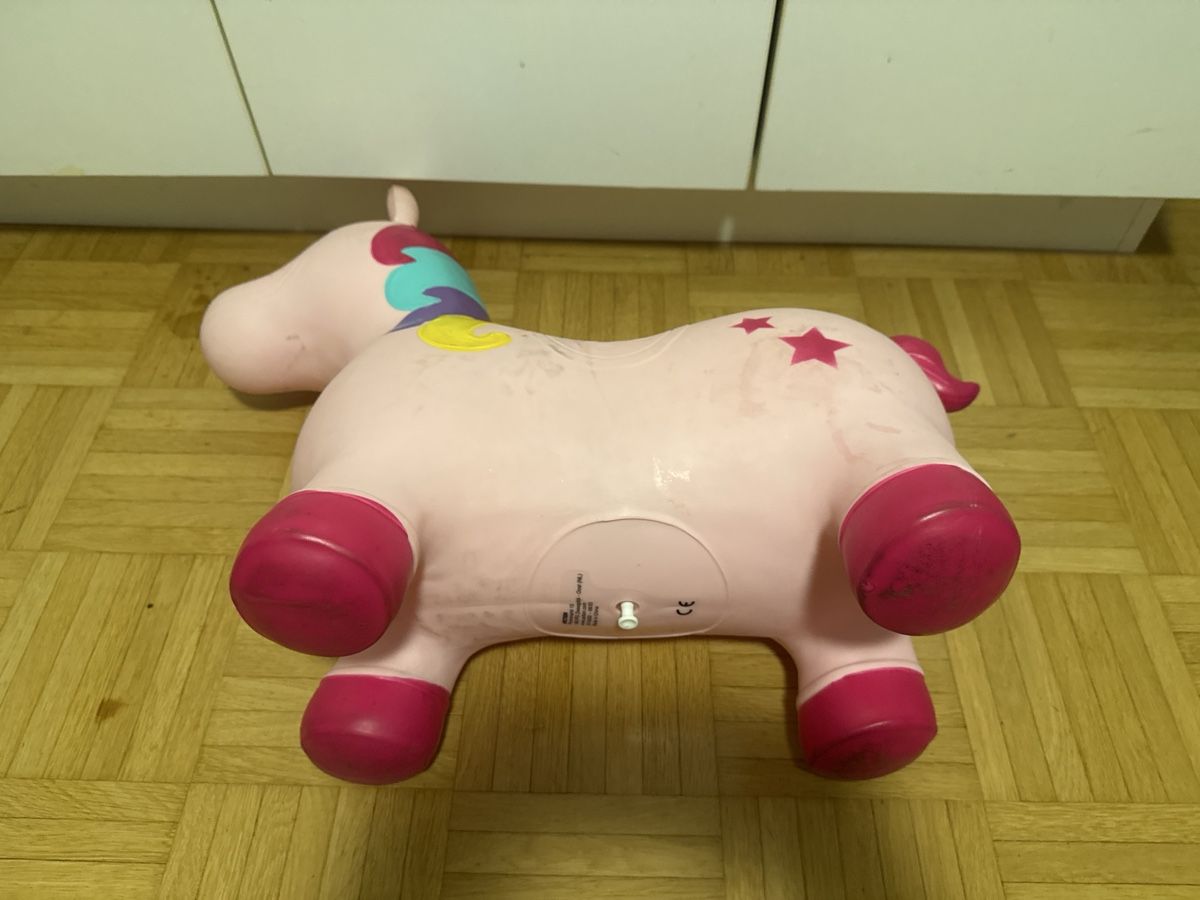 Giocattoli: Hüpf-Einhorn Action rosa bunt – Usato da Zürich venduto da oase69 2