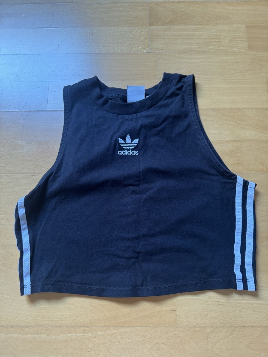 Tops: Adidas Crop Top  – D'occasion à Bettlach par valishop
