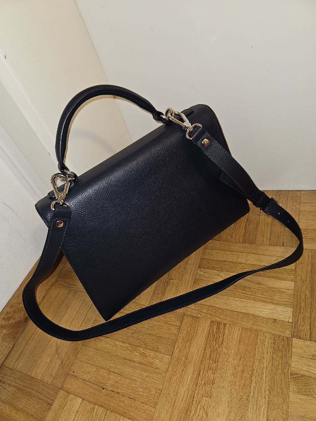 Navyboot Borse da donna: Marke Navyboot Elegante Handtasche – Nuovo e nell'imballaggio originale da Basel venduto da fragolina08 1