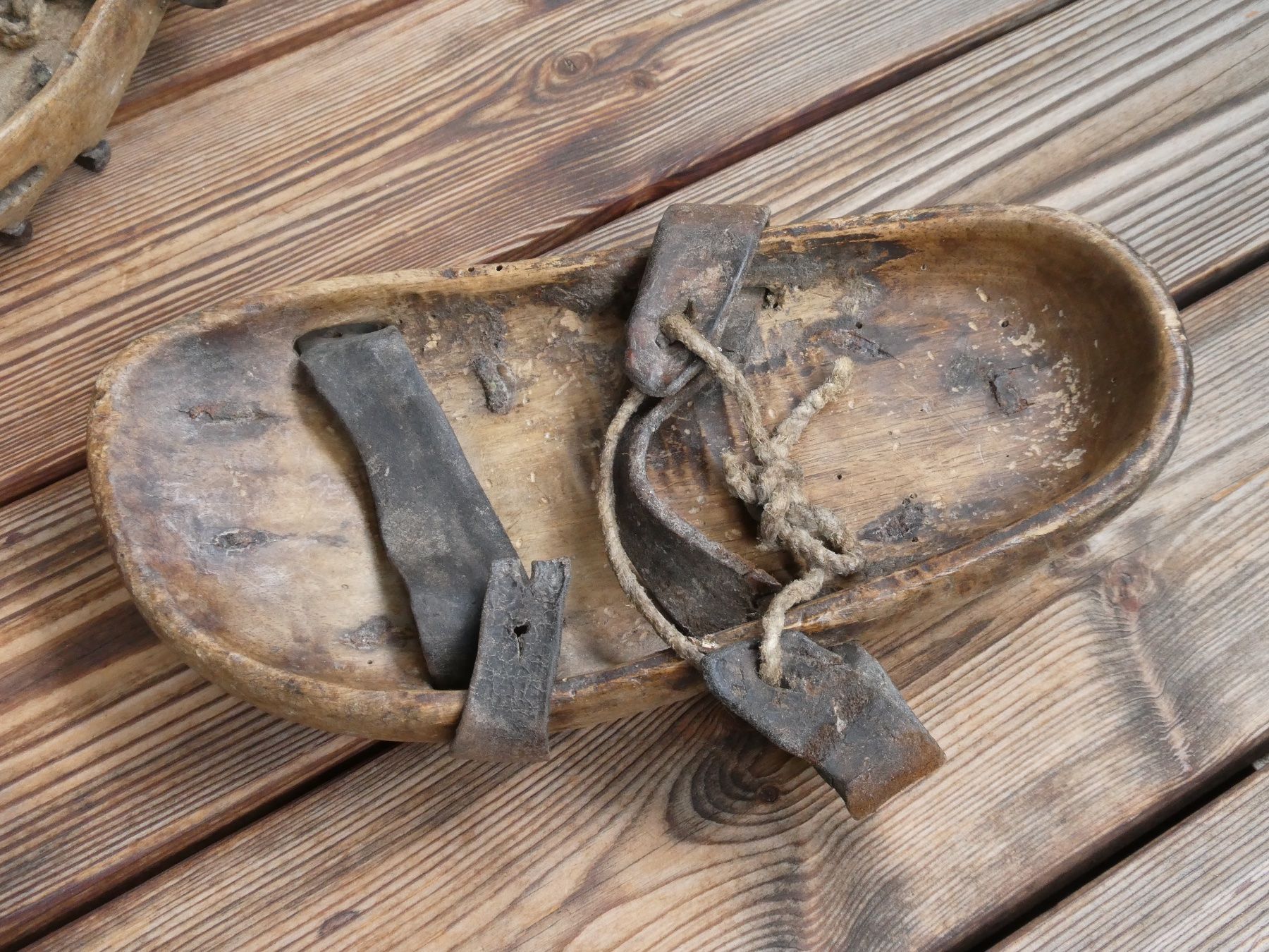Scarpe da uomo: antike Museale Holzschuhe – Usato da Lüchingen venduto da Eeizo 1