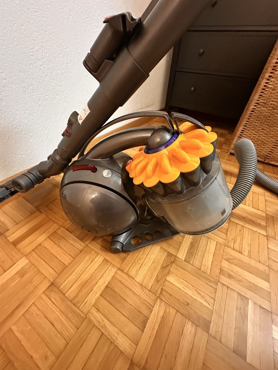 Dyson Staubsauger & Zubehör: DYSON STAUBSAUGER – Gebraucht aus Dällikon von oez_gcw6 4