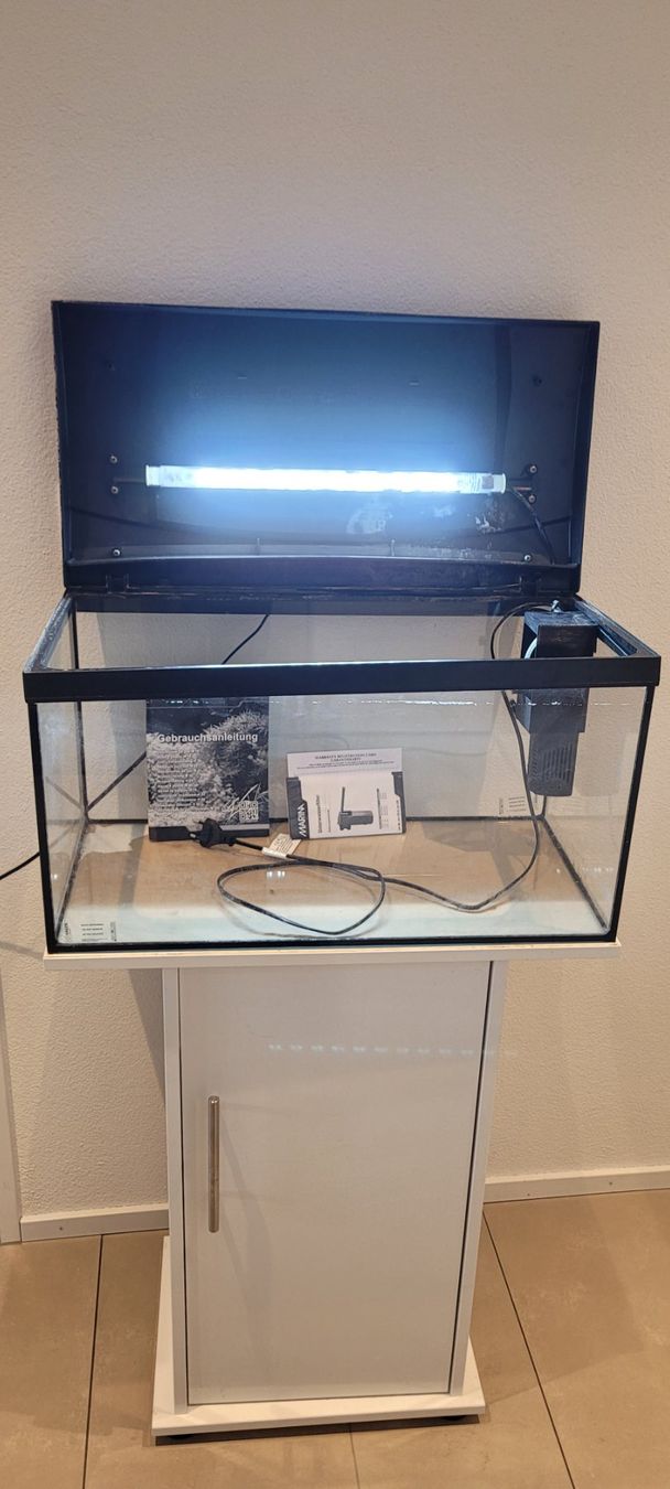 Dennerle Aquarium: Aquarium Marina 54L + Robust & Elegantes Möbel – Gebraucht aus Sevelen von Raggaci 3