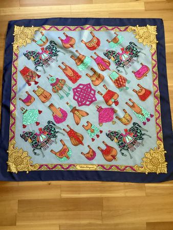  Ferragamo, Seidenfoulard 