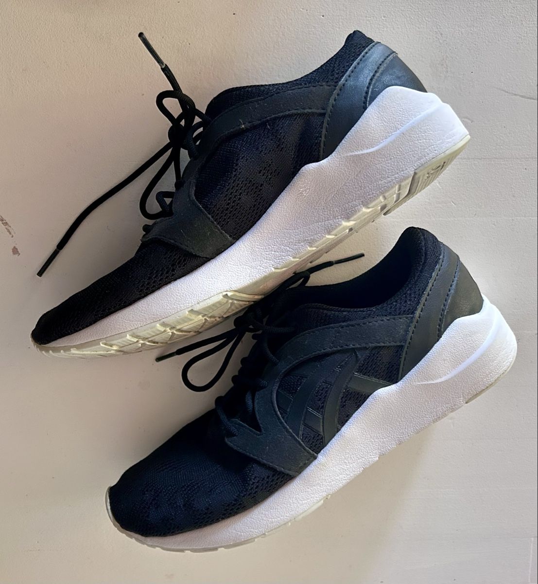 Asics Scarpe da uomo: Hallenschuh ASICS 37.5 Top – Usato da Obbürgen venduto da musigschopf 2