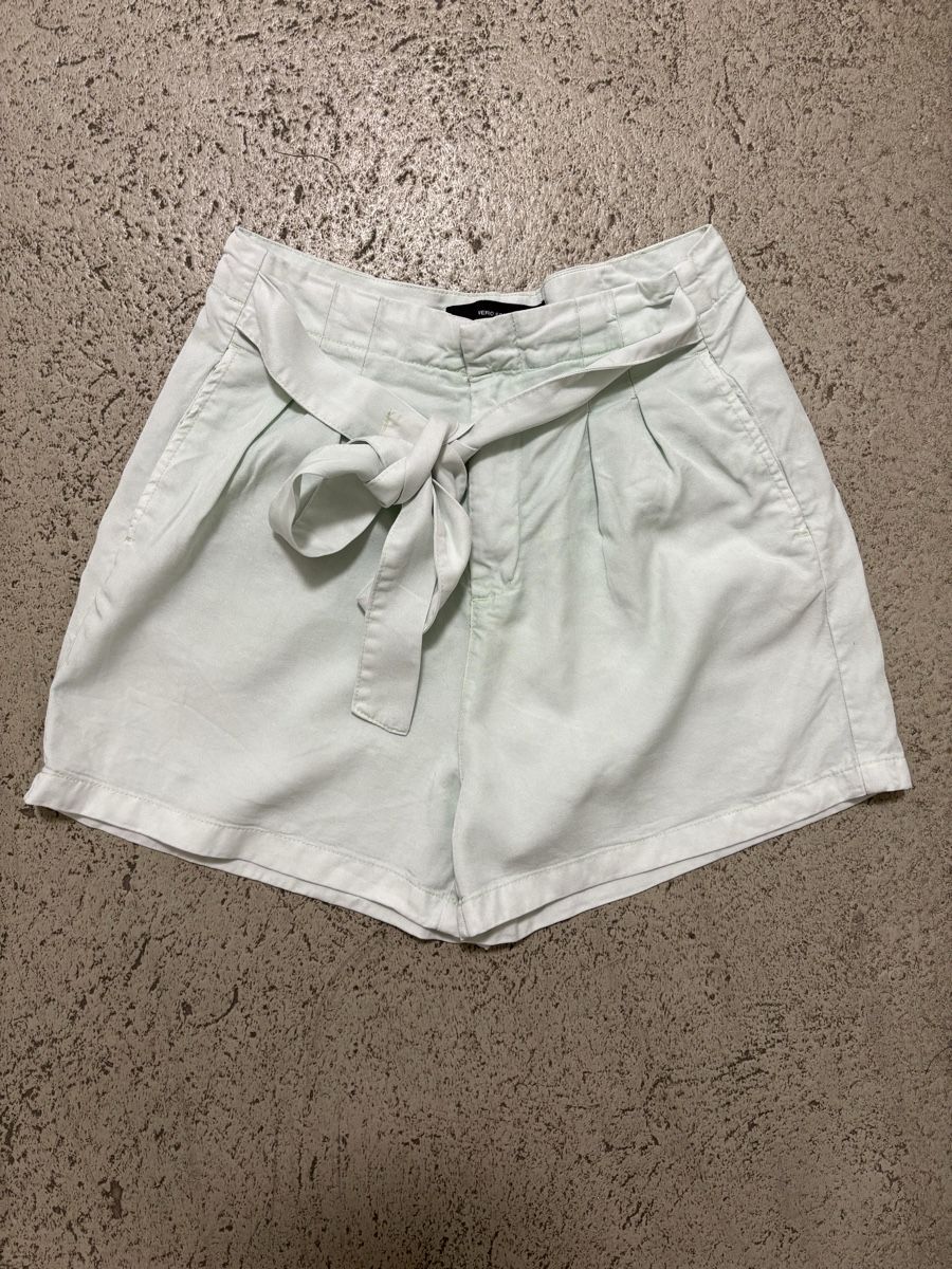 Vero Moda Pantaloni: Damen Short,Gr.M;Vero Moda – Usato da Winterthur venduto da Nena222
