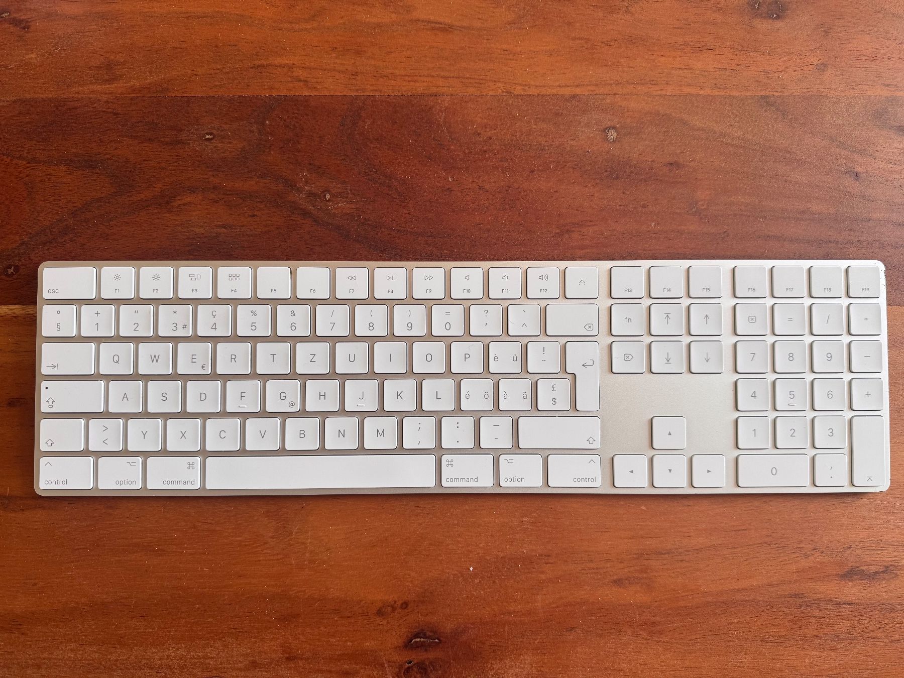 Apple Tastiere: Apple Magic Mouse + Apple Magic Keyboard (CH-Layout) – Usato da Zürich venduto da DaStucchi 1