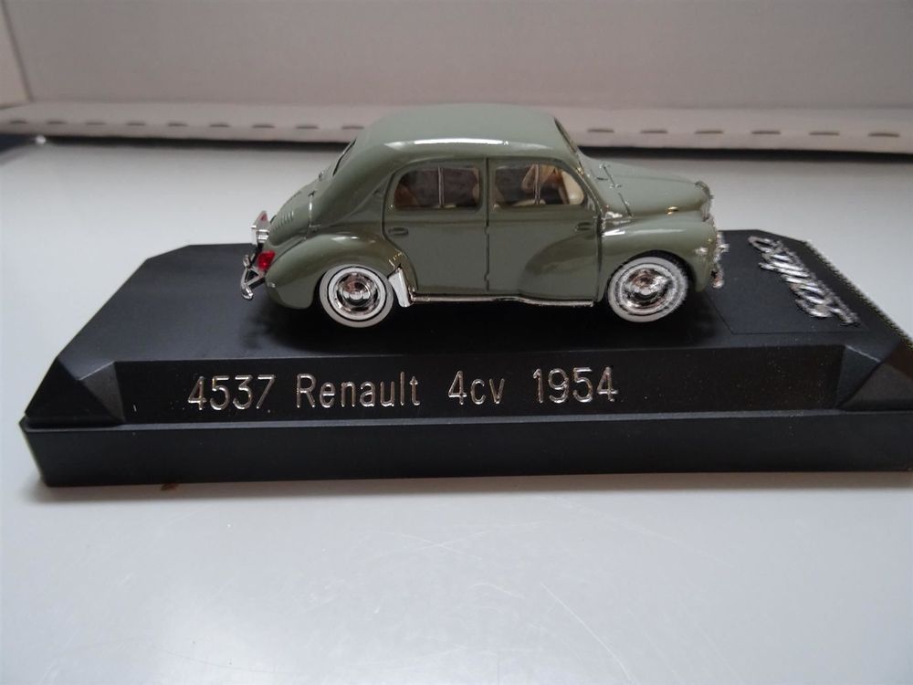 Figurine Voiture Renault 4CV 1954 Solido 1:43 - Métal Vert - Occasion